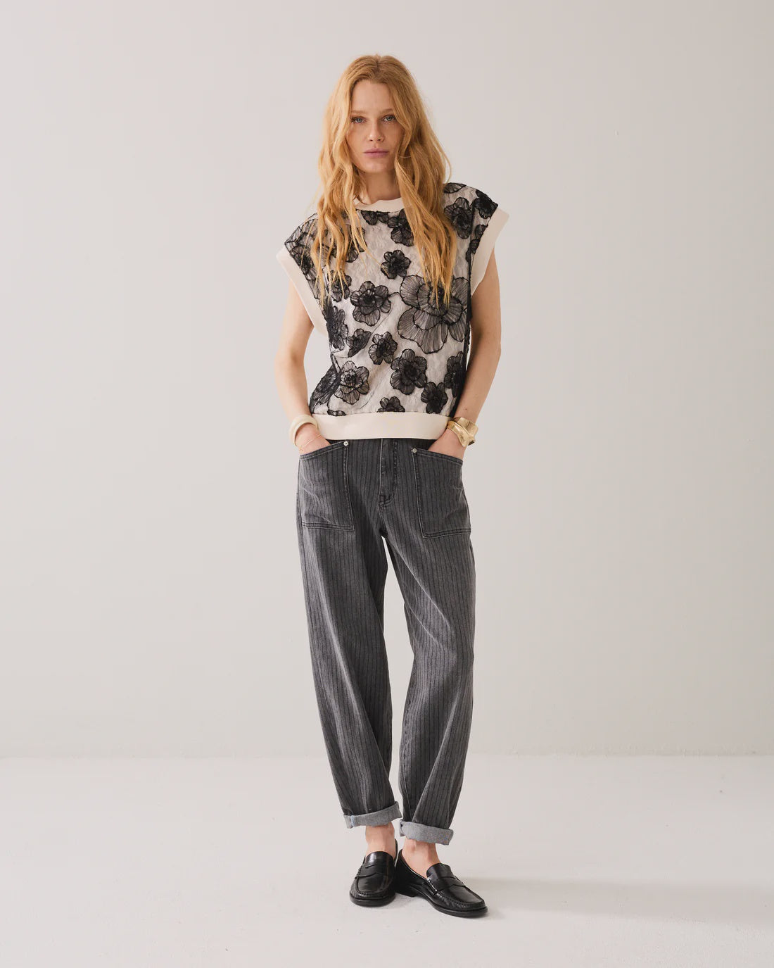 Sleeveless Jumper with Lace