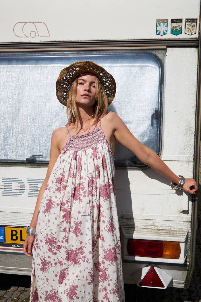 AngoLL Maxi Dress