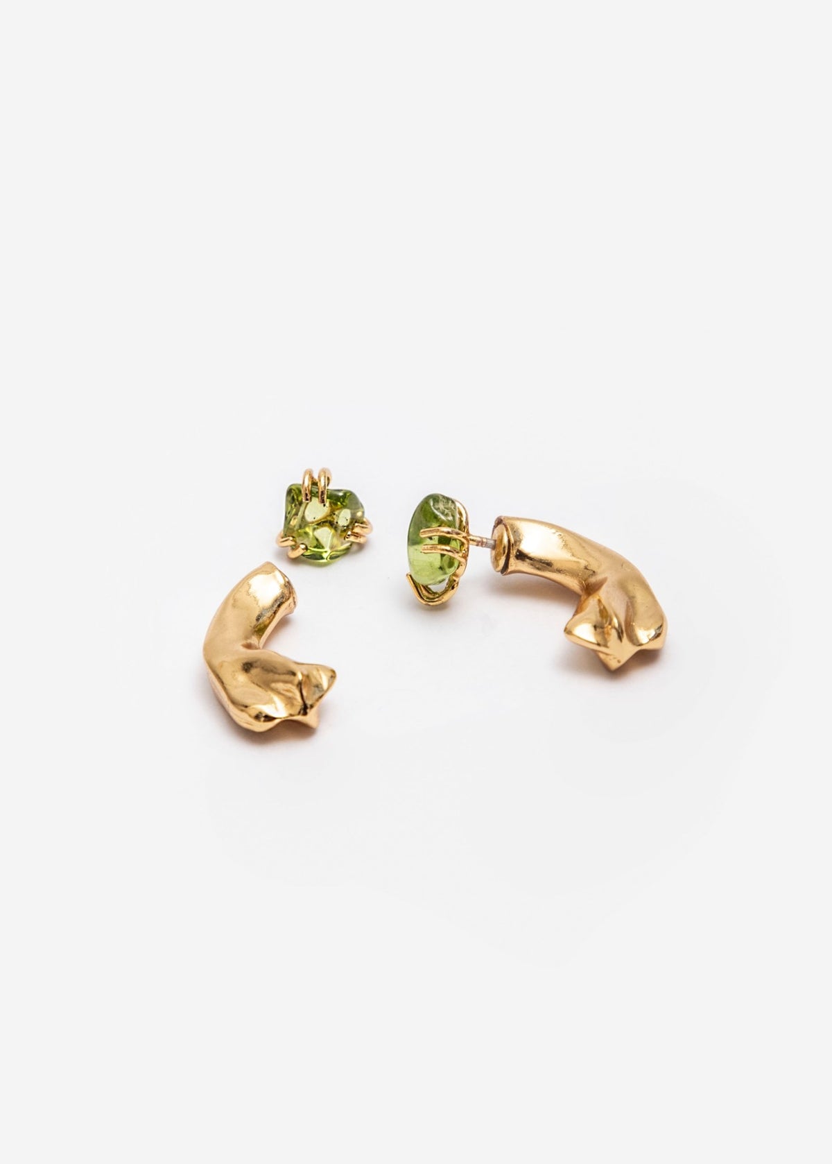 Peridot Mini Petal Curve Earrings