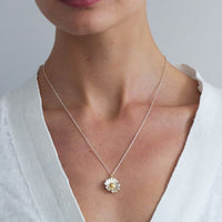 Big Daisy Necklace