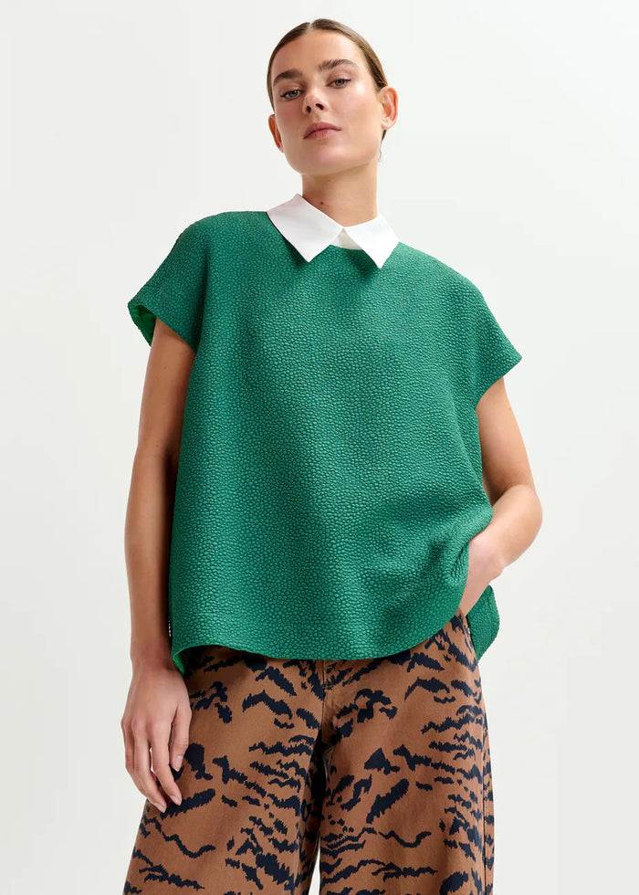 Textured Top with Removable Collar