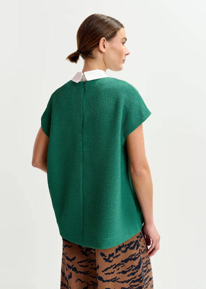 Textured Top with Removable Collar