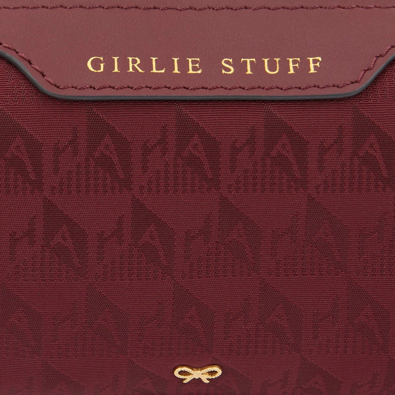 Logo Girlie Stuff Pouch