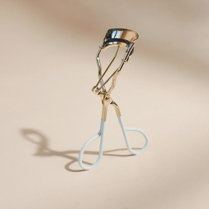 Eyelash curler