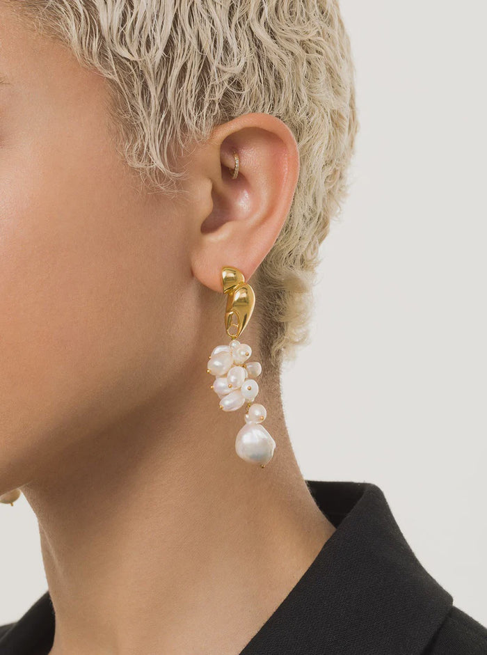 Hera Pearl Earring